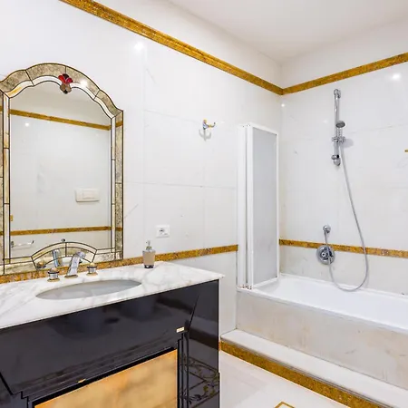 Luxury Toledo 22 By Napoliapartments * Neapol